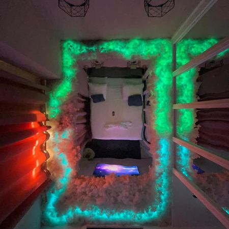 Le Blue Apartment Обервил Екстериор снимка