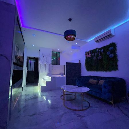 Le Blue Apartment Обервил Екстериор снимка